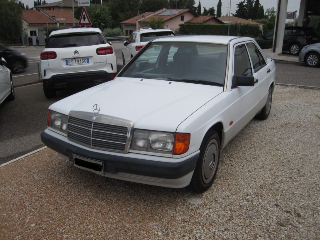 Mercedes-Benz 190  2.0 E