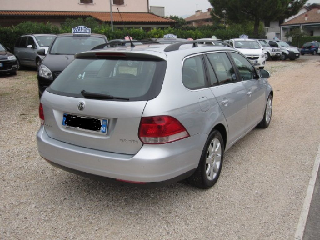 Volkswagen Golf  Var. 2.0 TDI DPF Comfortline