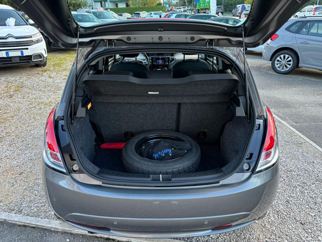 Lancia Ypsilon  1.2 5 porte GPL Ecochic NEOPATENTATI