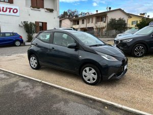 Toyota Aygo  1.0 VVT-i 69 CV 5 porte x-play TSS NEOPATENTATI