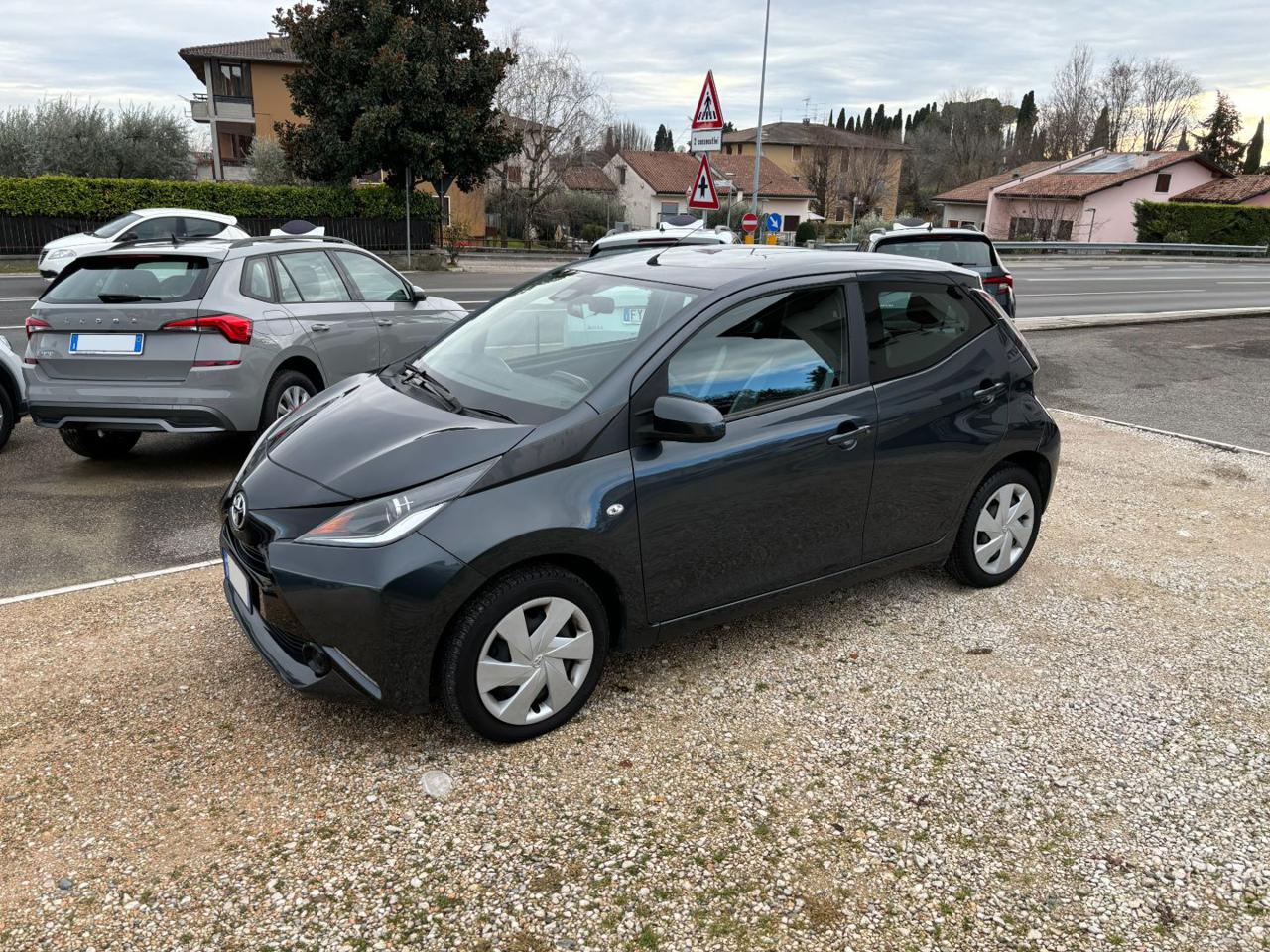 Toyota Aygo  1.0 VVT-i 69 CV 5 porte x-play TSS NEOPATENTATI