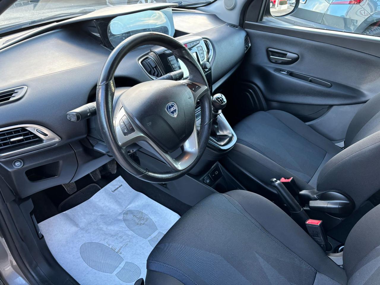 Lancia Ypsilon  1.2 5 porte GPL Ecochic NEOPATENTATI