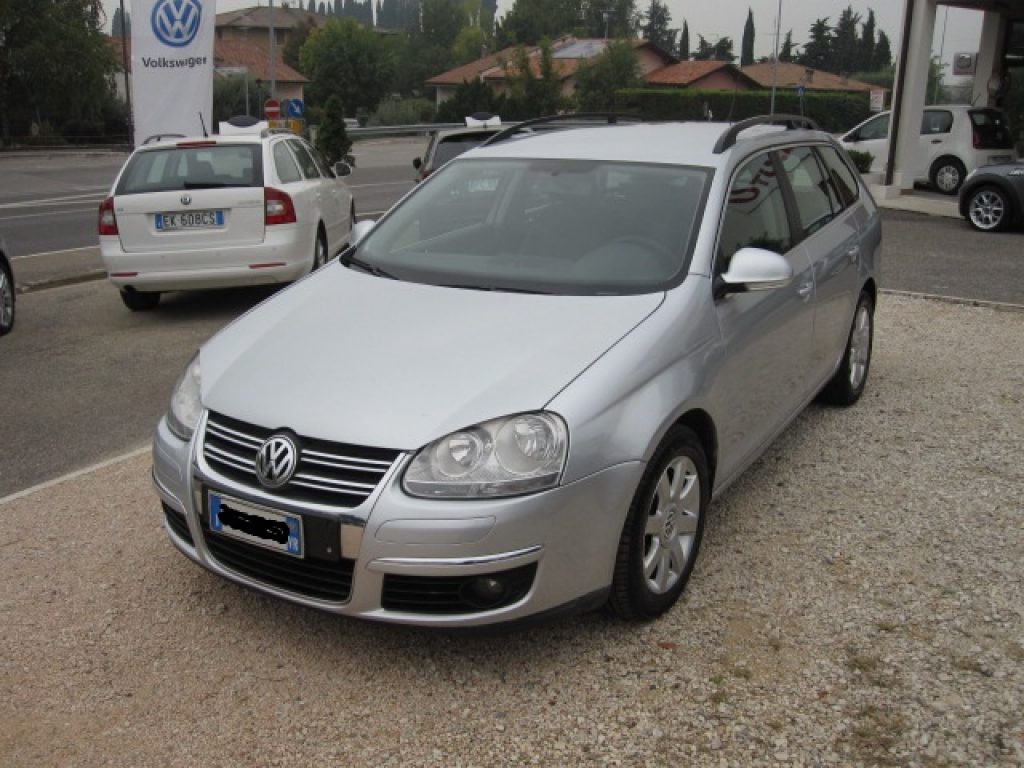 Volkswagen Golf  Var. 2.0 TDI DPF Comfortline