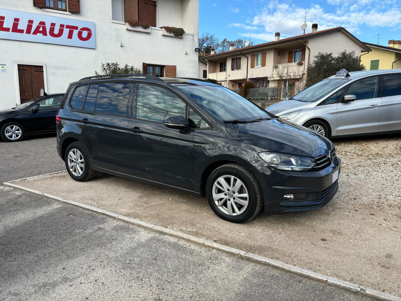 Volkswagen Touran  2.0 TDI 115 CV DSG Business BMT NEOPATENTATI