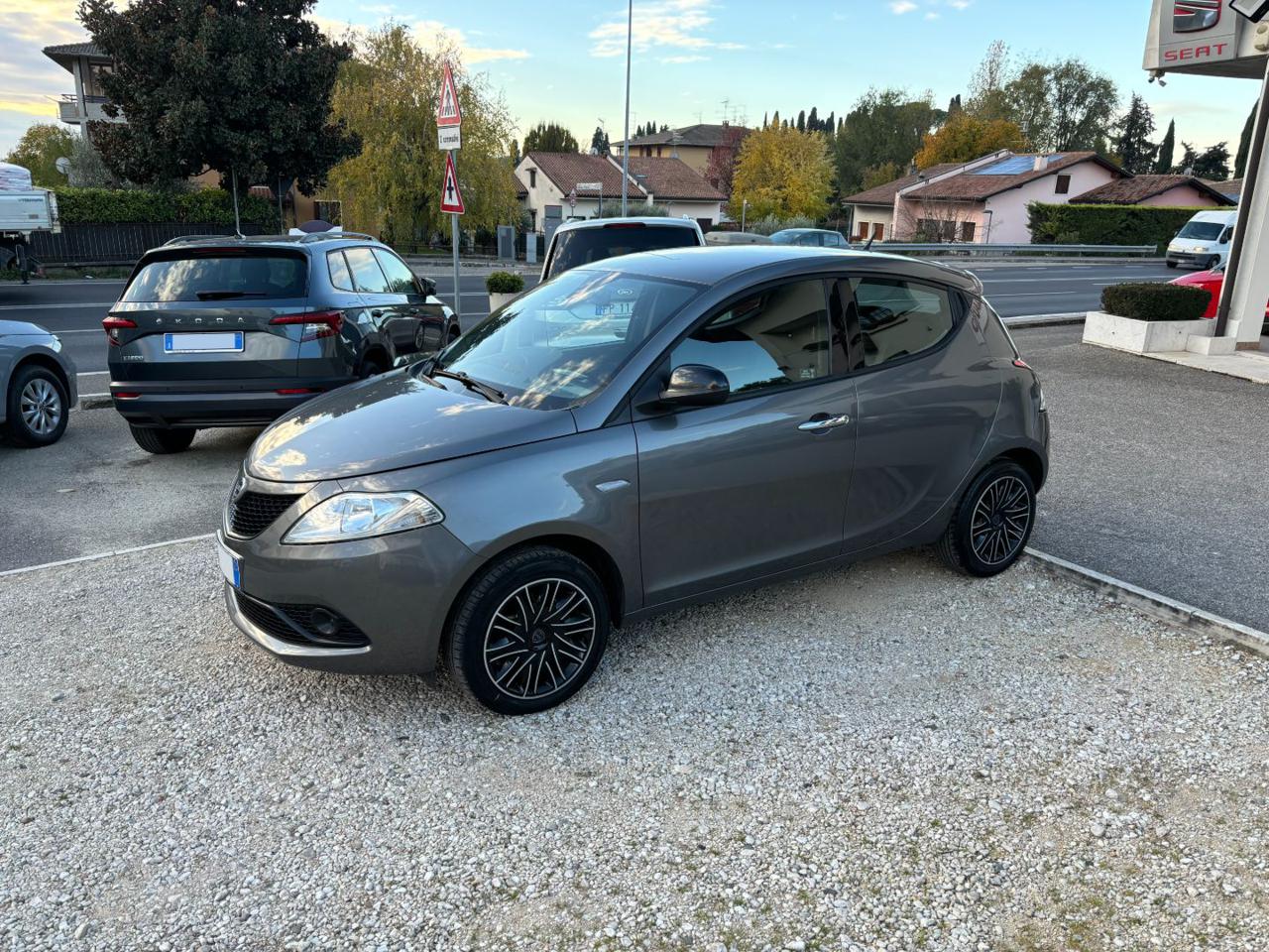 Lancia Ypsilon  1.2 5 porte GPL Ecochic NEOPATENTATI