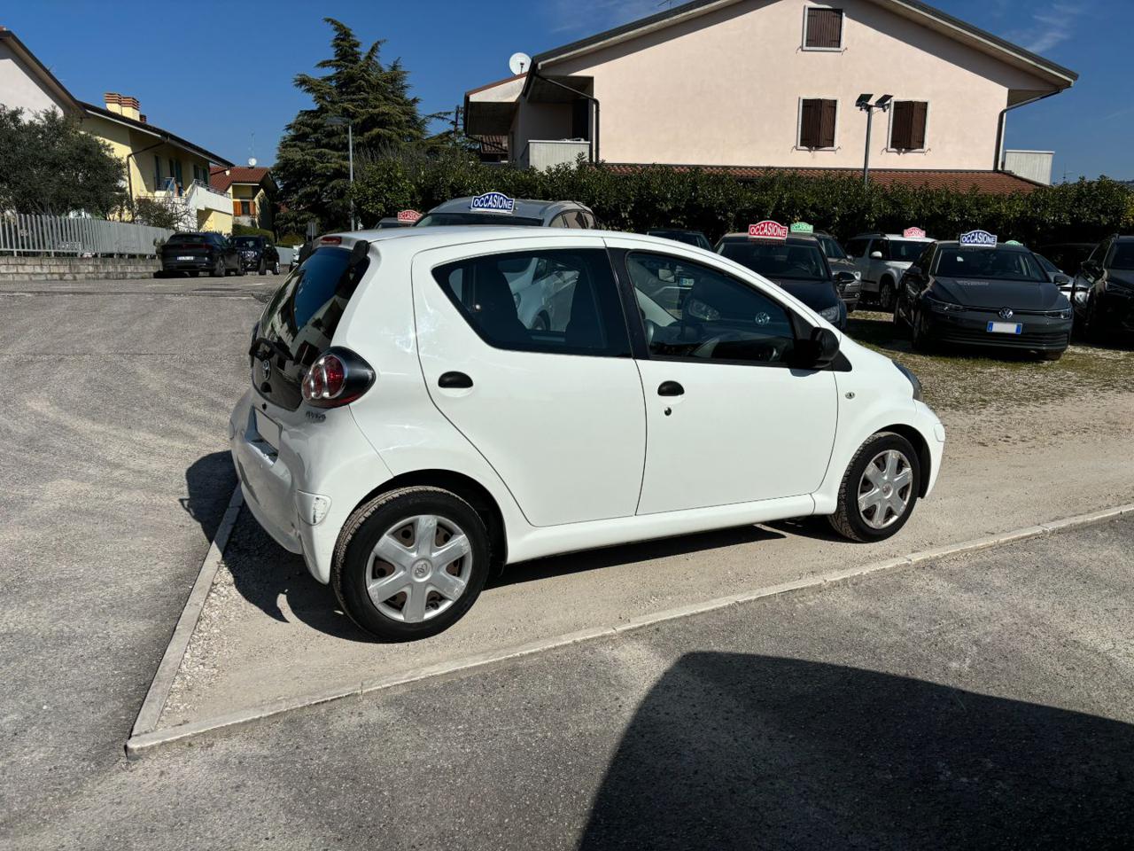 Toyota Aygo  1.0 12V VVT-i 5 porte Now Connect NEOPATENTATI