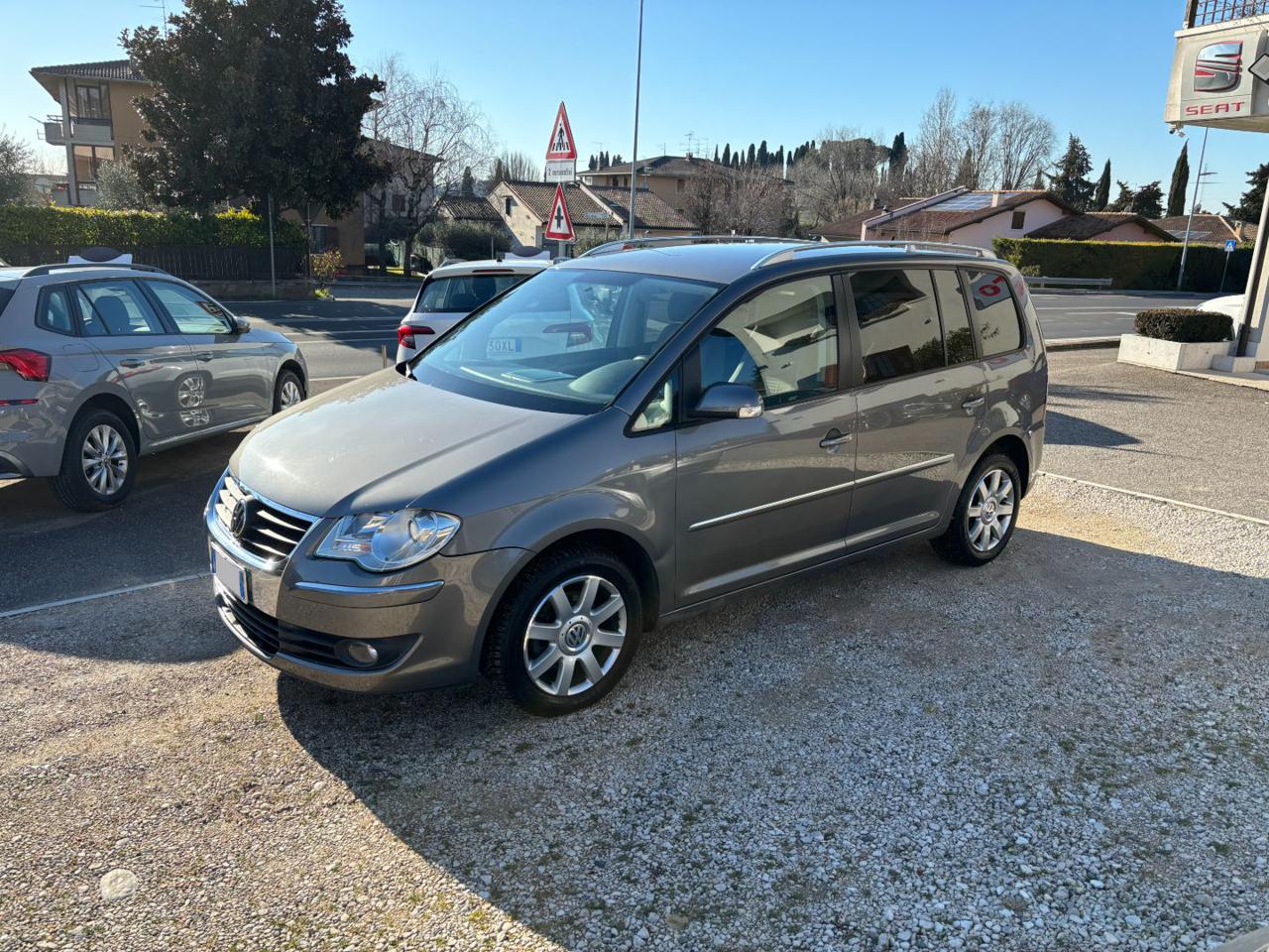 Volkswagen Touran  2.0 TDI DPF DSG Highline NEOPATENTATI